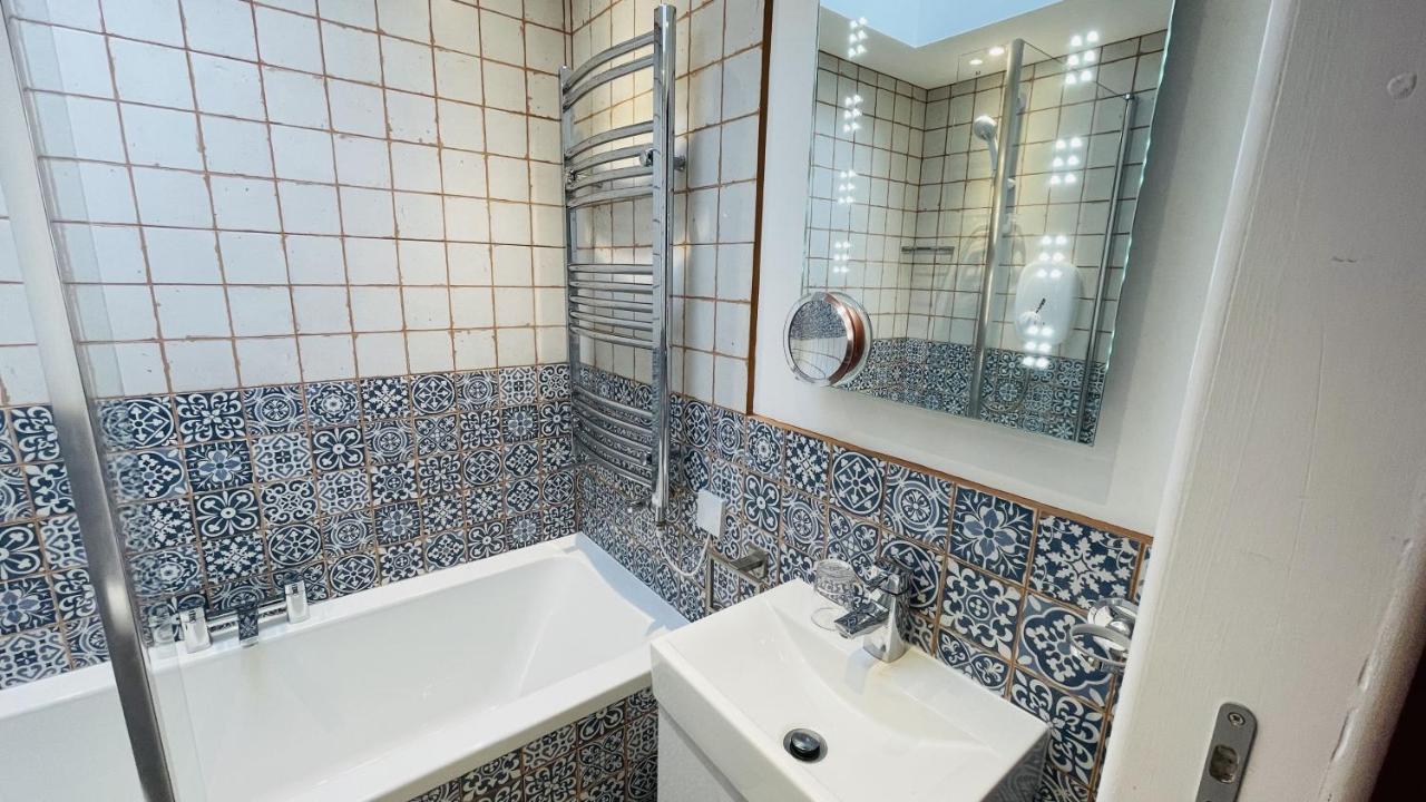 Number 20 - Central, Classic Style, Private And Parking Dartmouth Extérieur photo